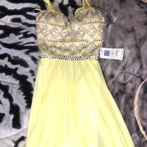 Never worn prom or homecoming dress! Size small.